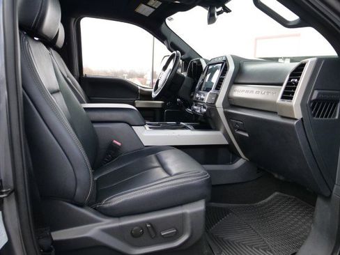 Used 2022 Ford F350 Lariat w/ Black Appearance Package image 42