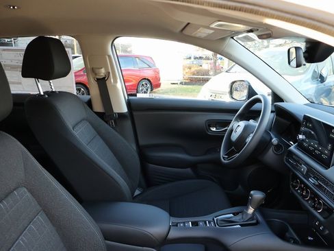 New 2026 Honda HR-V LX image 8
