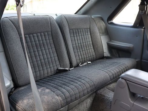 Used 1988 Ford Mustang GT RWD image 19