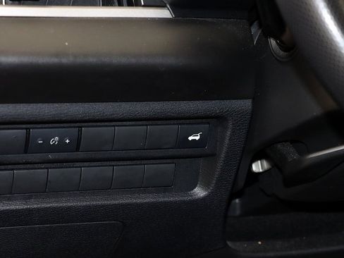 Used 2024 Mitsubishi Outlander SE image 26