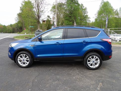 Used 2017 Ford Escape SE w/ Equipment Group 201A AWD/4WD image 4