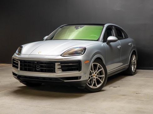 Certified 2024 Porsche Cayenne Coupe AWD/4WD image 1