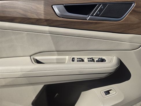 New 2026 Volkswagen Atlas SE image 18