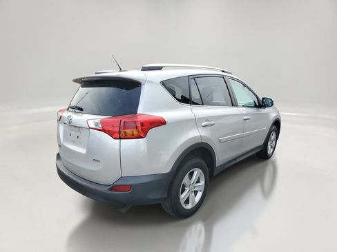 Used 2013 Toyota RAV4 XLE FWD image 7