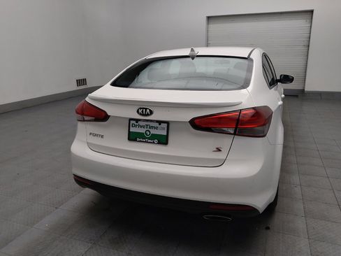 Used 2017 Kia Forte S image 7