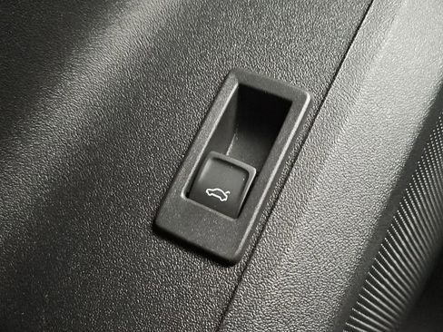 New 2025 Audi Q5 Premium Plus image 17