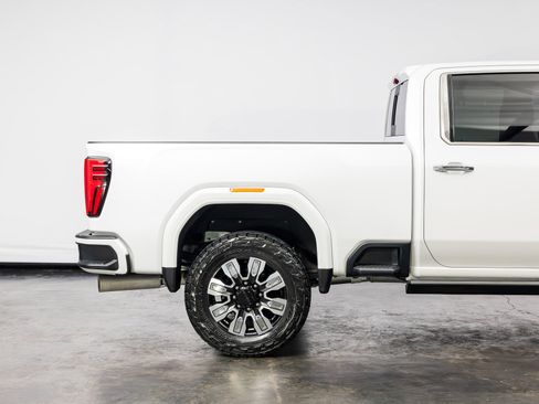 Used 2024 GMC Sierra 2500 Denali w/ Denali Reserve Package AWD/4WD image 26