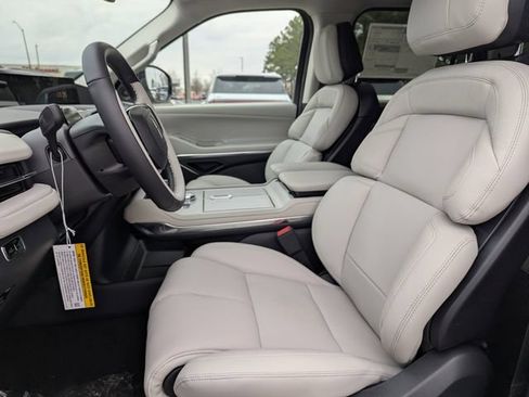New 2026 Lincoln Navigator Reserve AWD/4WD image 10