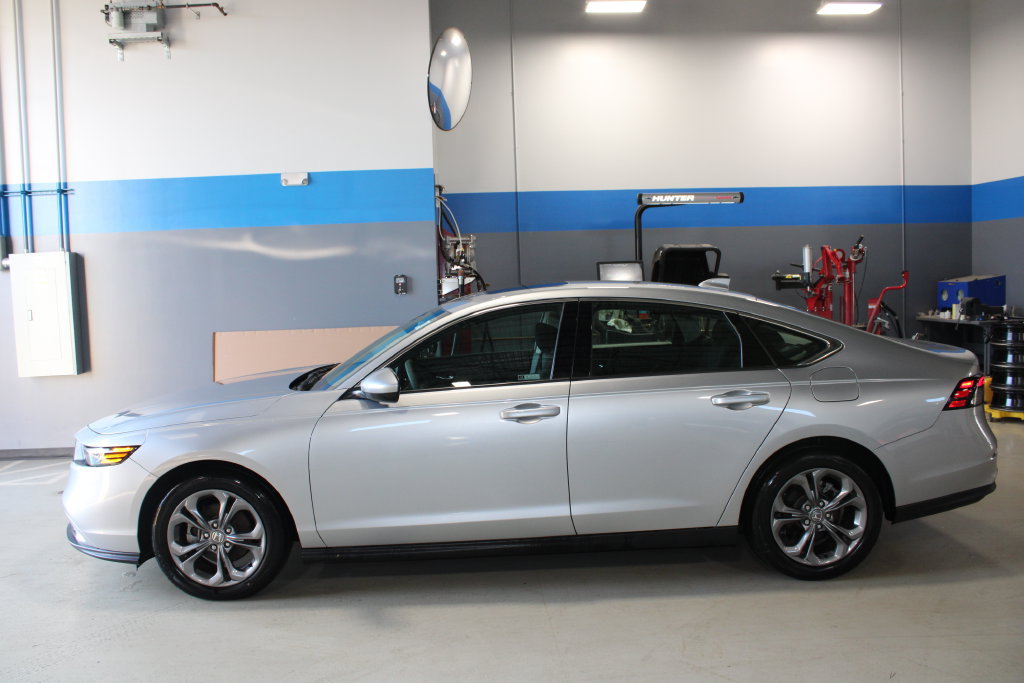 Used 2024 Honda Accord EX image 9