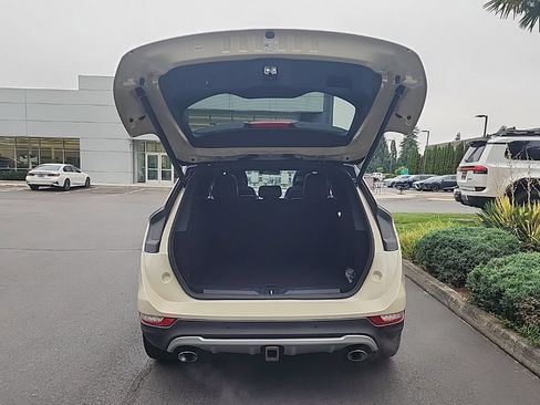 Used 2018 Lincoln MKC Reserve AWD/4WD image 16