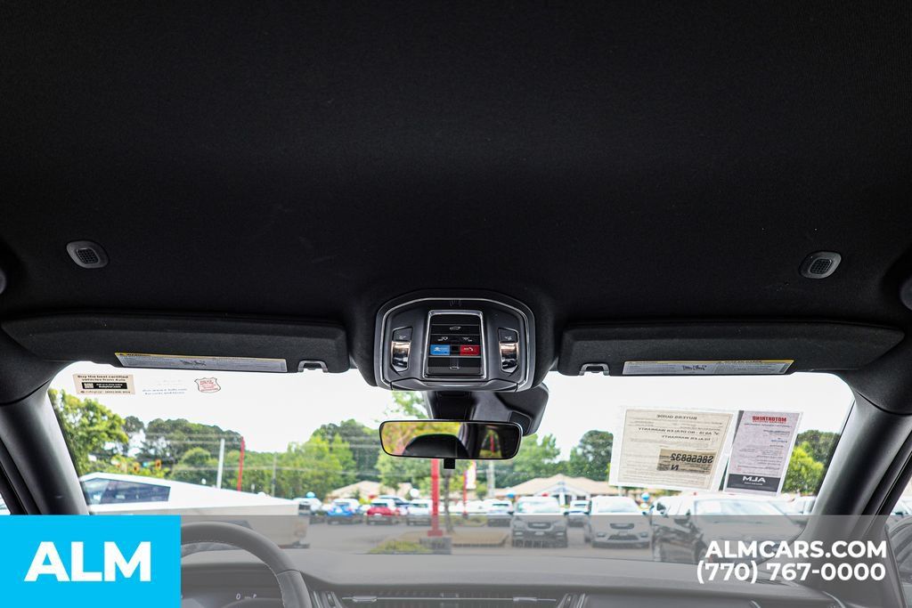 Used 2025 Jeep Grand Cherokee Altitude AWD/4WD image 54