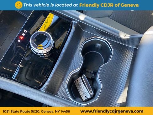 Used 2025 Jeep Grand Cherokee Laredo X w/ Luxury Tech Group I image 28