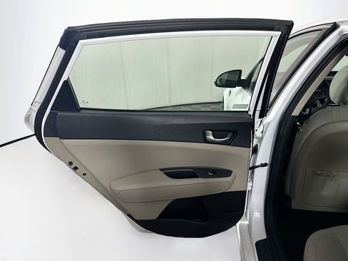 Used 2018 Kia Optima LX w/ 17" Alloy Wheels Package image 25