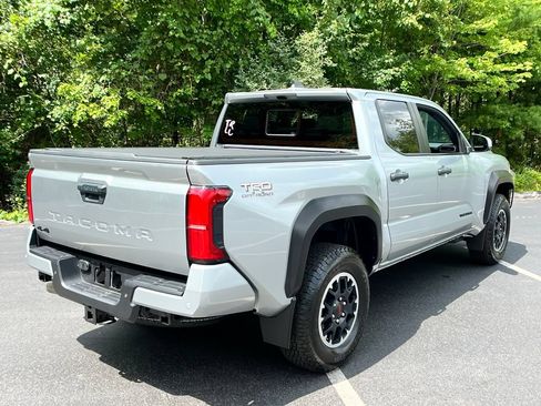 Used 2024 Toyota Tacoma TRD Off-Road w/ TRD Off Road Upgrade Package AWD/4WD image 5