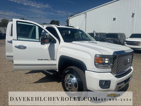 Used 2015 GMC Sierra 3500 Denali w/ Duramax Plus Package image 45
