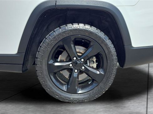 Used 2021 Jeep Grand Cherokee L Laredo AWD/4WD image 30
