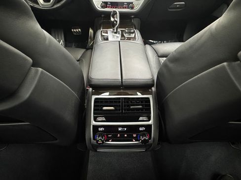 Used 2019 BMW 750i xDrive w/ Executive Package image 23