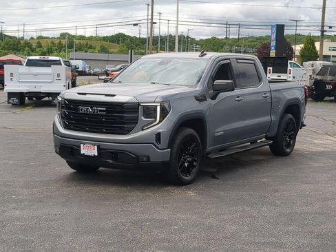 Used 2024 GMC Sierra 1500 Elevation w/ Preferred Package AWD/4WD image 9
