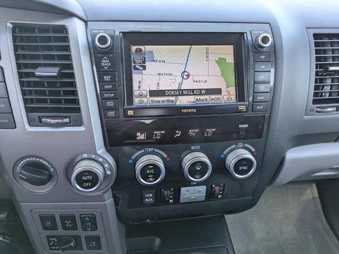 Used 2011 Toyota Sequoia Platinum AWD/4WD image 17