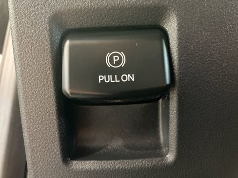 Certified 2022 Ford F150 XLT w/ Equipment Group 302A High image 15