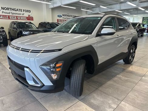 Used 2025 Hyundai Kona SEL AWD/4WD image 15
