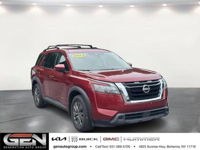 Used 2024 Nissan Pathfinder SV w/ SV Premium Package
