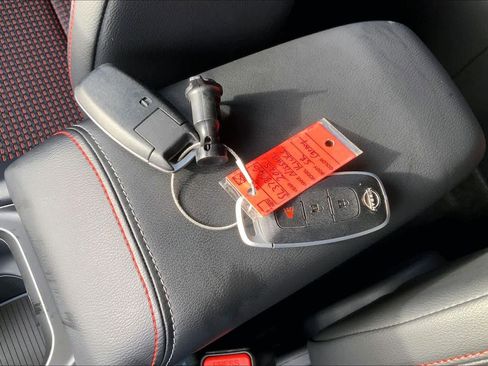 Used 2025 Nissan Kicks SR w/ Interior Electronics Package image 14