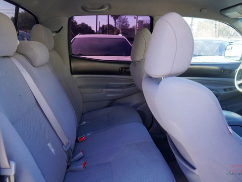 Used 2011 Toyota Tacoma PreRunner image 22