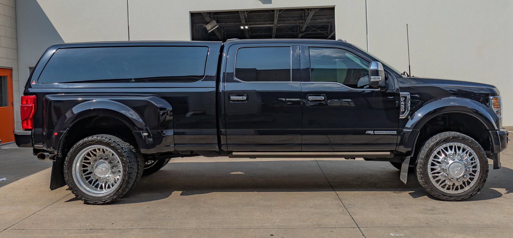 Used 2022 Ford F450 Platinum w/ FX4 Off-Road Package AWD/4WD image 10