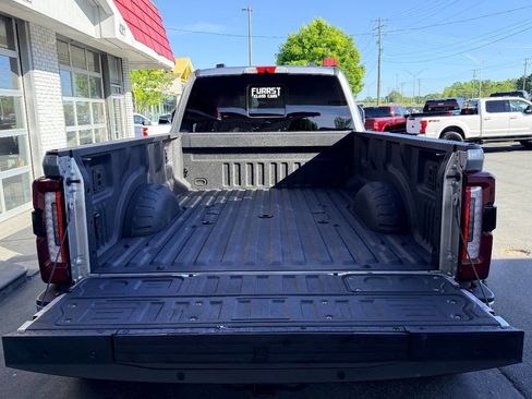 Used 2024 Ford F450 Platinum w/ FX4 Off-Road Package image 17