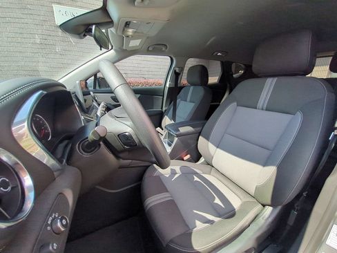 Used 2025 Chevrolet Blazer LT FWD image 25