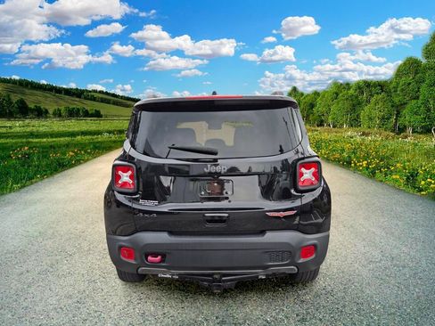 Used 2022 Jeep Renegade Trailhawk AWD/4WD image 5