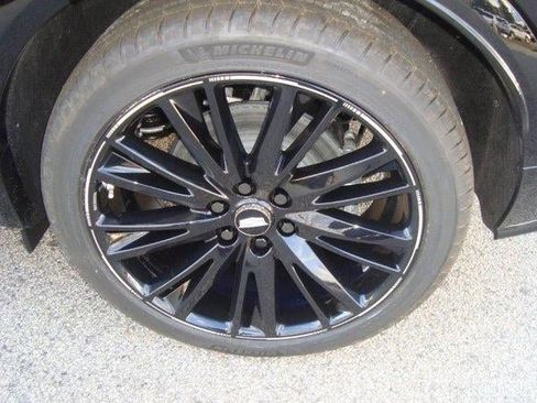 New 2025 Cadillac Lyriq Luxury w/ LPO, Bronce Accent Package image 7