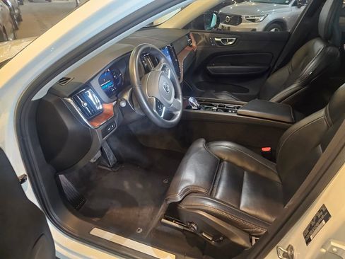 Used 2023 Volvo XC60 T8 Ultimate w/ Protection Package Premier AWD/4WD image 10
