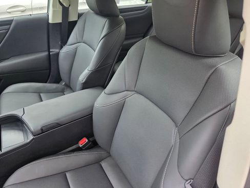 Used 2024 Lexus ES 350 w/ Premium Package FWD image 11