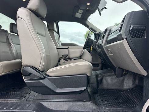 Used 2018 Ford F250 XL w/ Power Equipment Group AWD/4WD image 22