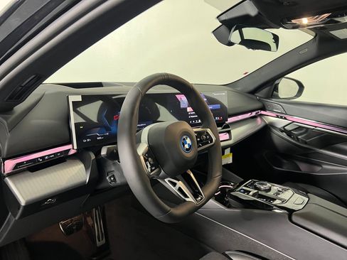 New 2026 BMW i5 eDrive40 w/ M Sport Package image 3