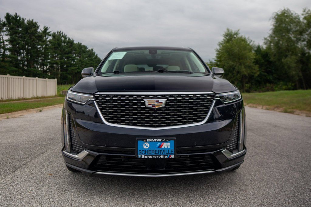 Used 2021 Cadillac XT6 Premium Luxury AWD/4WD image 2