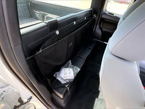 Used 2018 Toyota Tacoma SR image 18