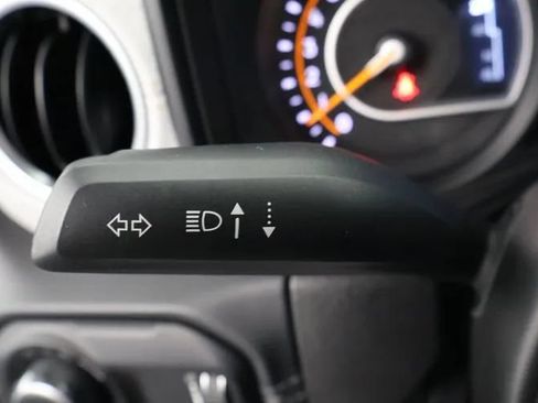 Used 2025 Jeep Wrangler Unlimited Sahara AWD/4WD image 25