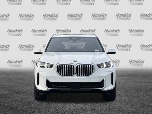 New 2026 BMW X5 xDrive50e image 3
