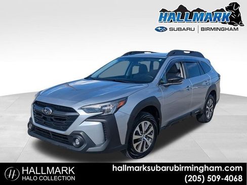 Used 2025 Subaru Outback Premium image 1