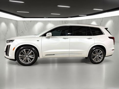 Used 2021 Cadillac XT6 Premium Luxury image 2