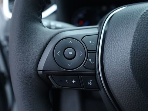 Used 2025 Toyota RAV4 XLE image 33