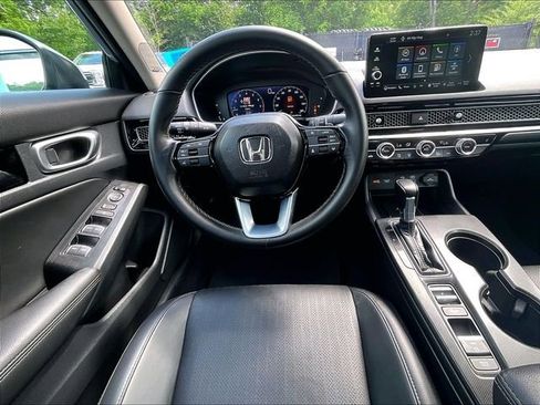 Used 2023 Honda Civic Touring image 5
