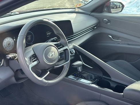 Used 2025 Hyundai Elantra SEL image 23