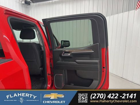 Used 2025 GMC Sierra 1500 Elevation w/ Preferred Package image 12