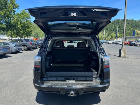 Used 2022 Toyota 4Runner Limited AWD/4WD image 11