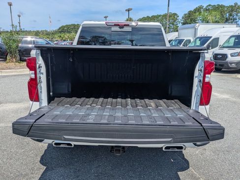 Used 2024 Chevrolet Silverado 1500 High Country w/ High Country Premium Package AWD/4WD image 5