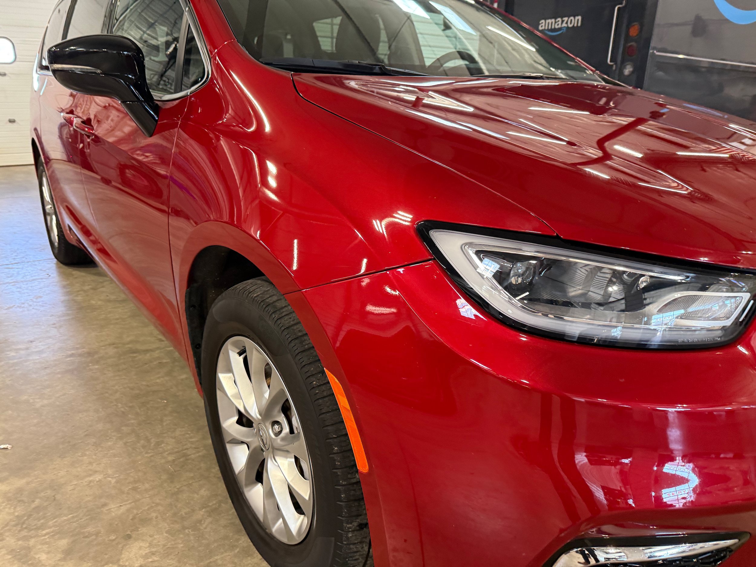 Certified 2024 Chrysler Pacifica Touring-L AWD/4WD image 3
